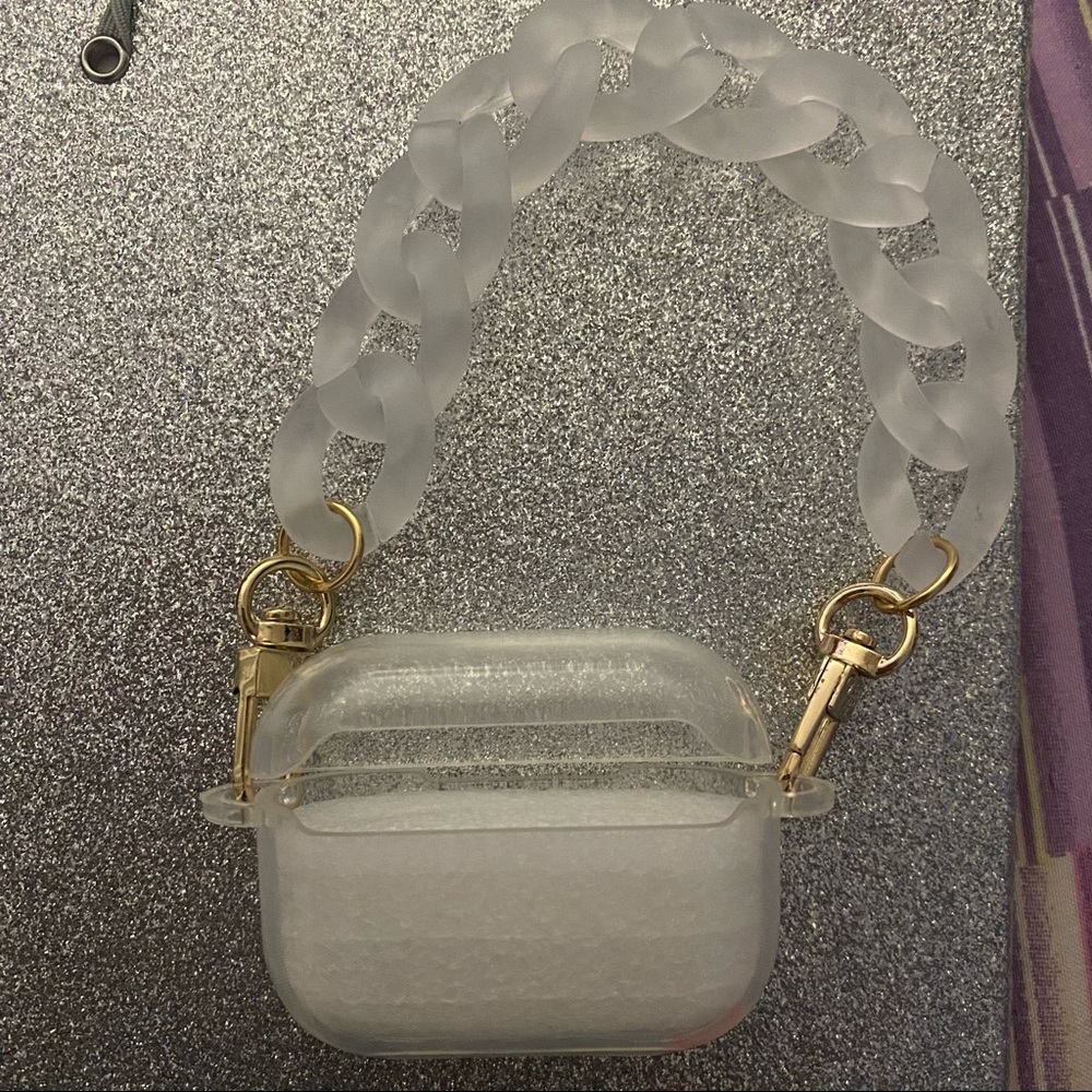 AirPod 2 case - Picture 4 of 7